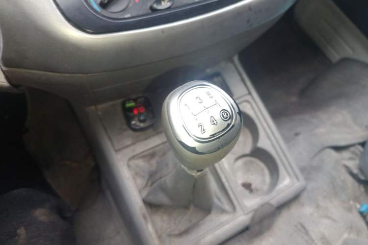 Used Jinbei Hiace 2014 2.0L Fifth-Generation Xiangyun Comfort Type 1 4G20C Gear Lever