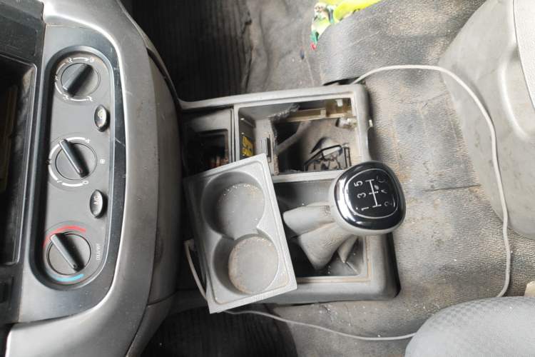 Used Jinbei Hiace 2014 2.0L 5th Generation Kuaiyunwang Business Version 4G19 Gear Lever