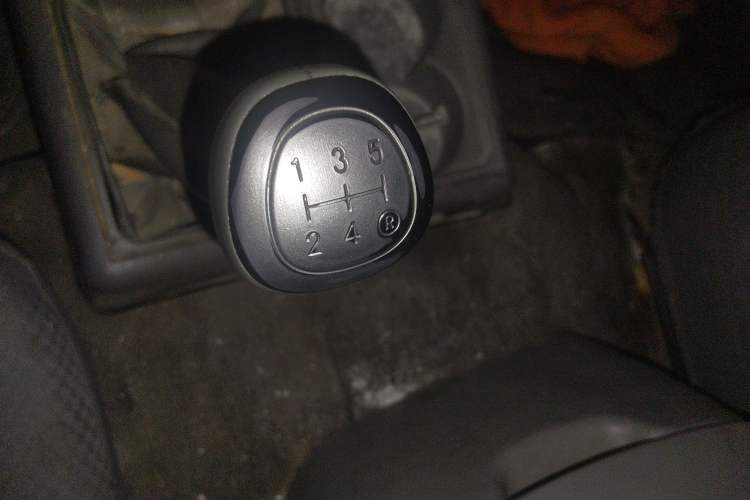 Used Jinbei Hiace 2014 2.0L 5th Generation Kuaiyunwang Business Version 4G19 Gear Lever