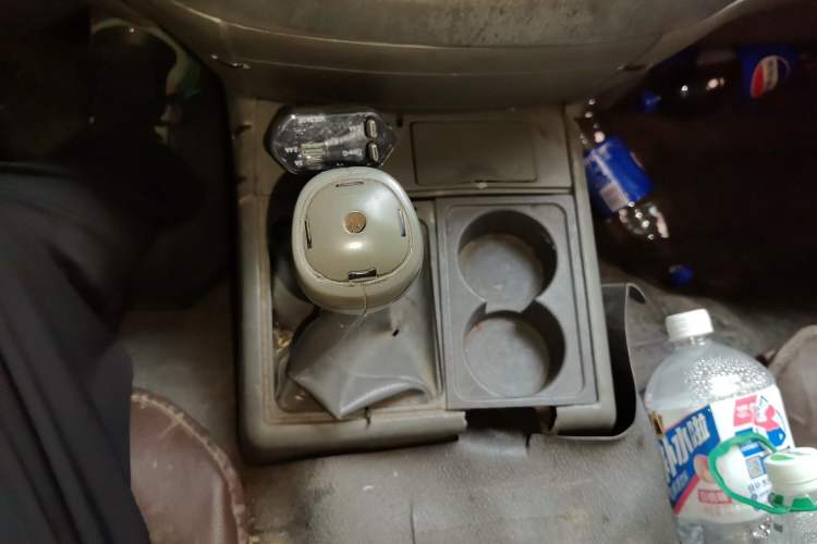 Used Jinbei Hiace 2014 2.0L 5th Generation Kuaiyunwang Business Version 4G20B Gear Lever