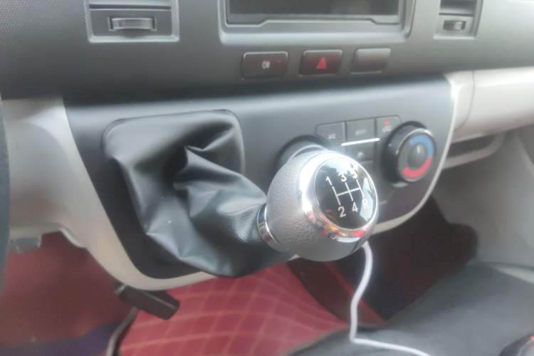 Used Jinbei Hiace 2014 2.2L Luxury Version V22 Gear Lever