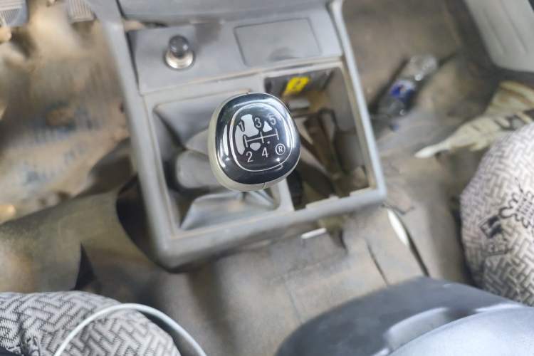 Used Jinbei Hiace 2014 2.0L 5th Generation Kuaiyunwang Business Version 4G20B Gear Lever