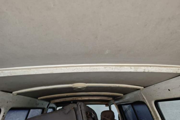 Used Jinbei Hiace 2014 2.0L Fifth-Generation Xiangyun Comfort Type 1 4G20C Headliner