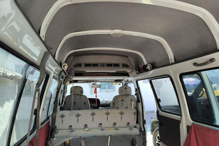 Used Jinbei Hiace 2014 2.0L Fifth-Generation Xiangyun Comfort Type 1 4G20C Headliner