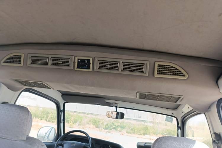 Used Jinbei Hiace 2014 2.0L 5th Generation Kuaiyunwang Business Version 4G20B Headliner