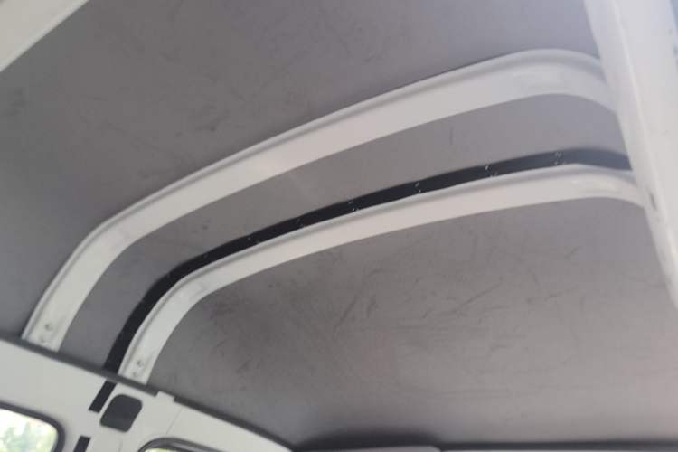 Used Jinbei Hiace 2014 2.0L 5th Generation Kuaiyunwang Business Version 4G19 Headliner