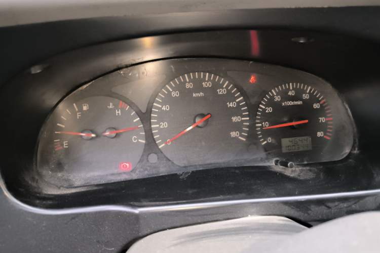 Used Jinbei Hiace 2014 2.0L Fifth-Generation Xiangyun Comfort Type 1 4G20C Instrument Cluster