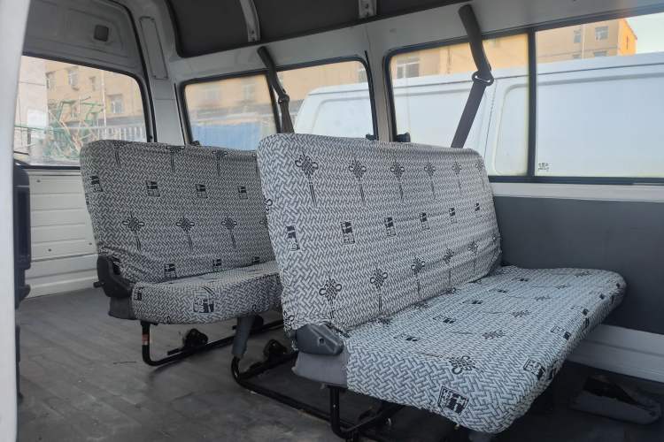 Used Jinbei Hiace 2014 2.0L 5th Generation Kuaiyunwang Business Version 4G20B Interior 4
