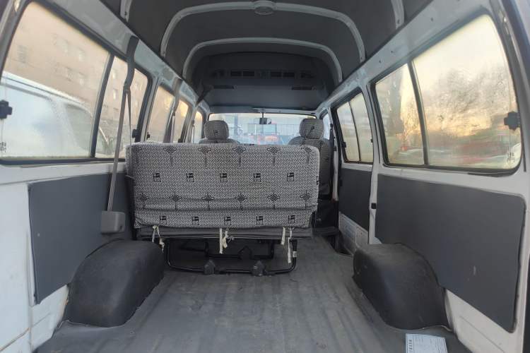 Used Jinbei Hiace 2014 2.0L 5th Generation Kuaiyunwang Business Version 4G20B Interior 5