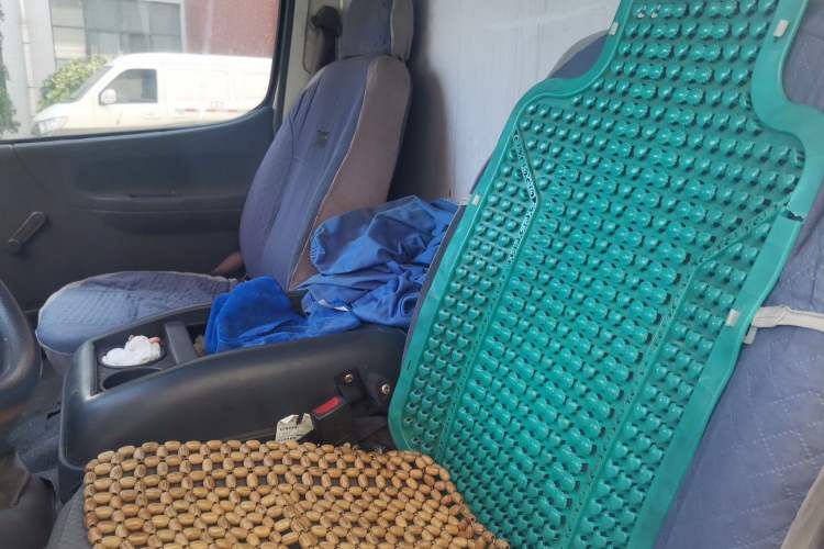 Used Jinbei Hiace 2014 2.0L 5th Generation Kuaiyunwang Business Version 4G21B Left Front Seat