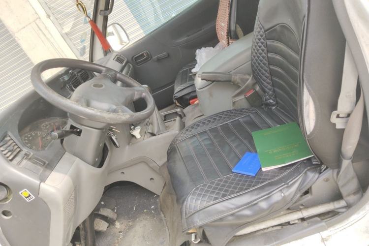 Used Jinbei Hiace 2014 2.0L 5th Generation Kuaiyunwang Business Version 4G19 Left Front Seat