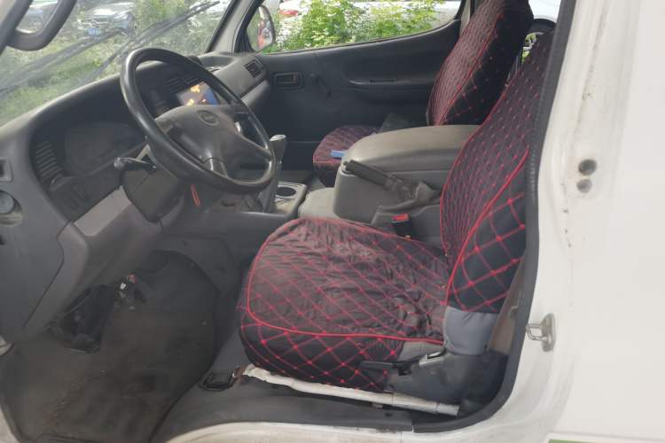 Used Jinbei Hiace 2014 2.0L 5th Generation Kuaiyunwang Business Version 4G19 Left Front Seat