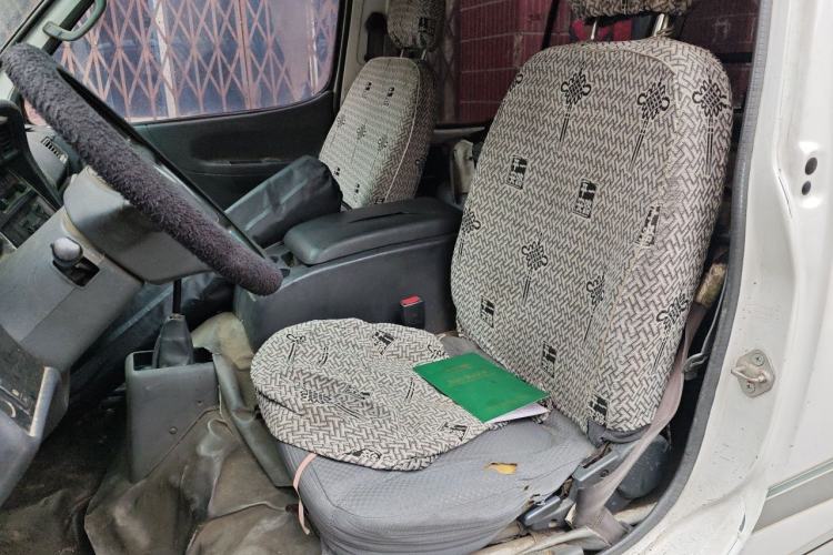 Used Jinbei Hiace 2014 2.0L 5th Generation Kuaiyunwang Business Version 4G20B Left Front Seat