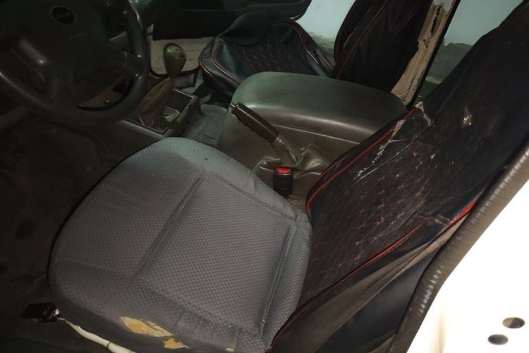 Used Jinbei Hiace 2014 2.0L Fifth-Generation Xiangyun Comfort Type 1 4G20C Left Front Seat