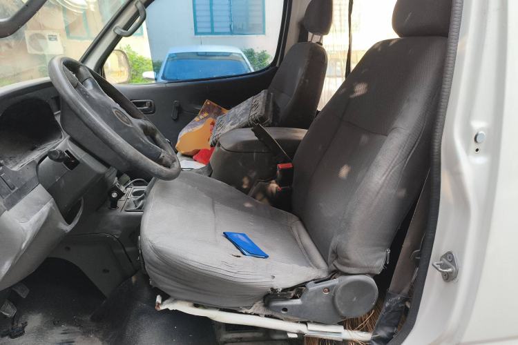 Used Jinbei Hiace 2014 2.0L Fifth-Generation Power King Classic V19 Left Front Seat