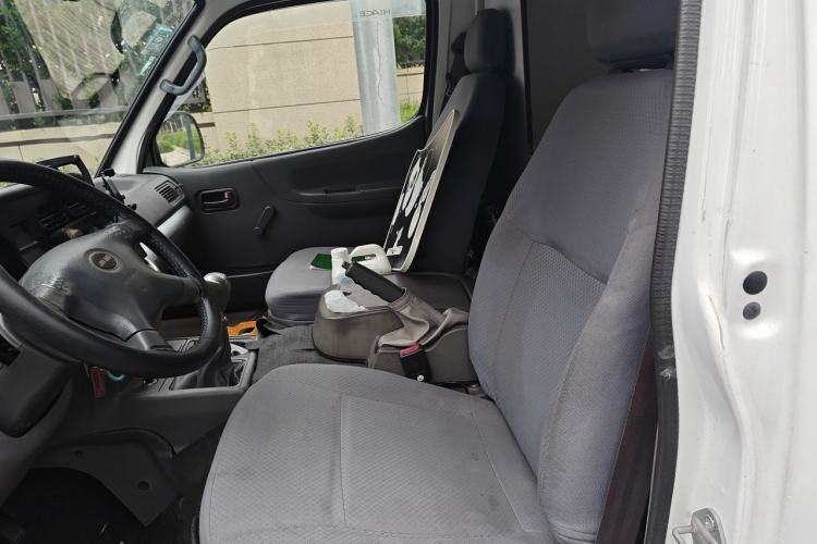 Used Jinbei Hiace 2014 2.0L 5th Generation Kuaiyunwang Business Version 4G21B Left Front Seat