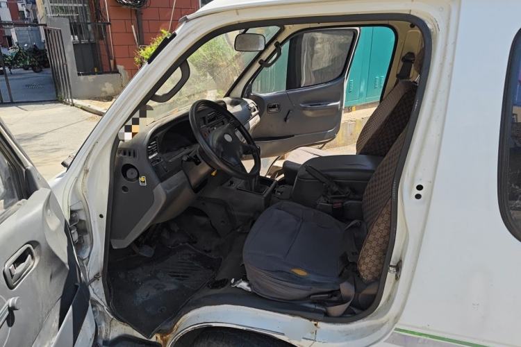 Used Jinbei Hiace 2014 2.0L 5th Generation Kuaiyunwang Business Version 4G20B Left Front Seat
