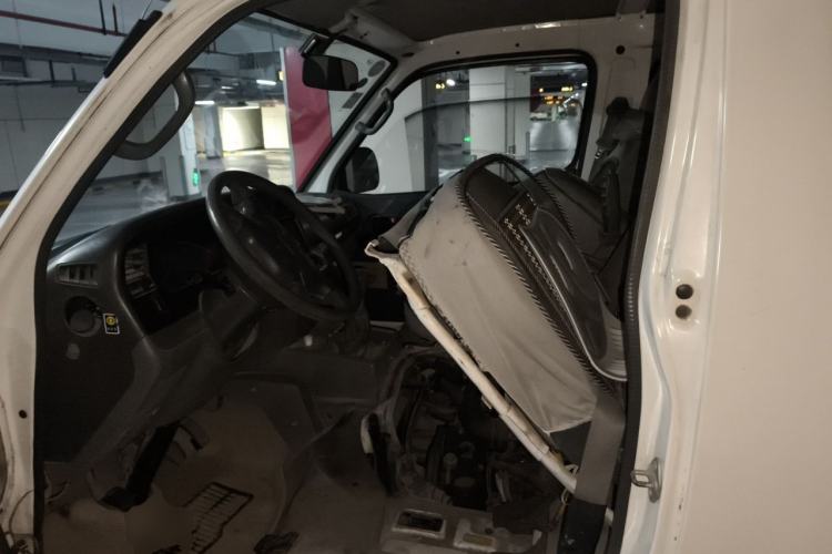 Used Jinbei Hiace 2014 2.0L 5th Generation Kuaiyunwang Business Version 4G19 Left Front Seat