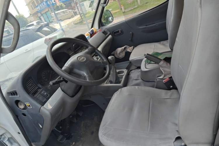 Used Jinbei Hiace 2014 2.0L 5th Generation Kuaiyunwang Business Version 4G21B Left Front Seat