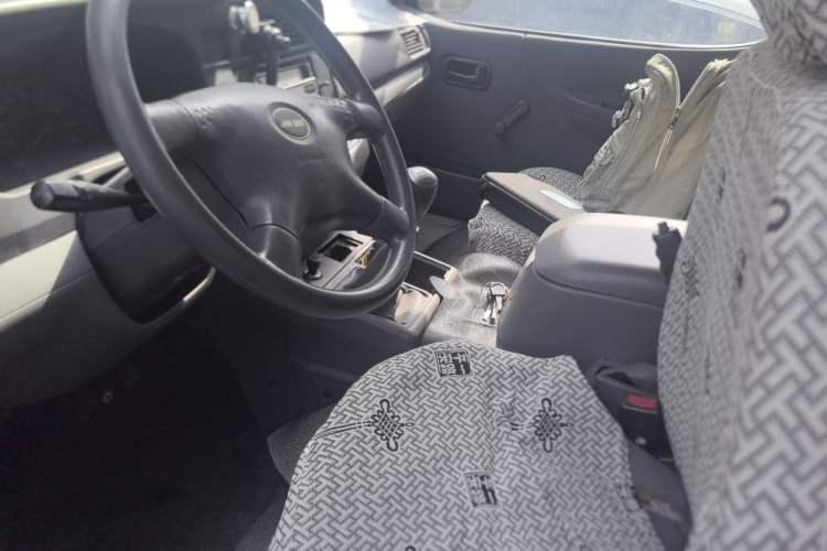 Used Jinbei Hiace 2014 2.0L 5th Generation Kuaiyunwang Business Version 4G19 Left Front Seat