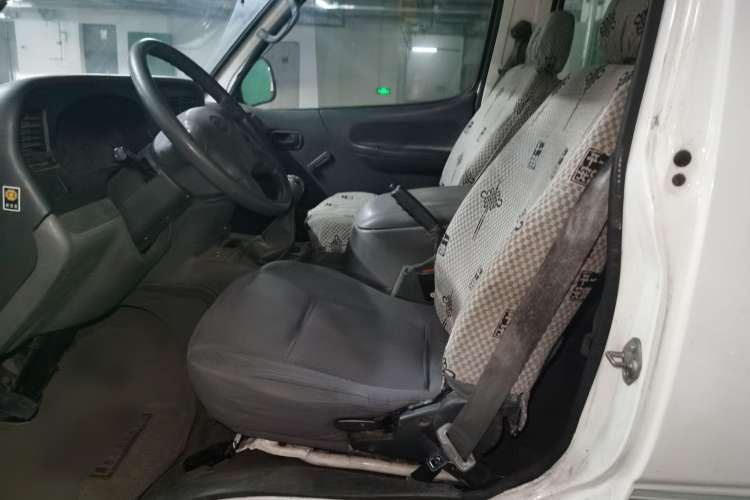 Used Jinbei Hiace 2014 2.0L 5th Generation Kuaiyunwang Business Version 4G19 Left Front Seat