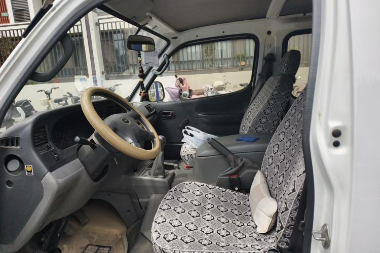 Used Jinbei Hiace 2014 2.0L 5th Generation Kuaiyunwang Business Version 4G20B Left Front Seat
