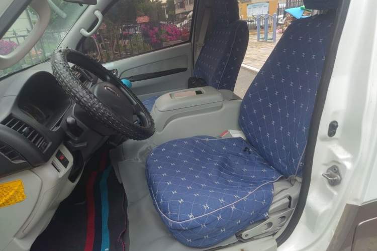 Used Jinbei Hiace 2014 2.0L Luxury Version V19 Left Front Seat
