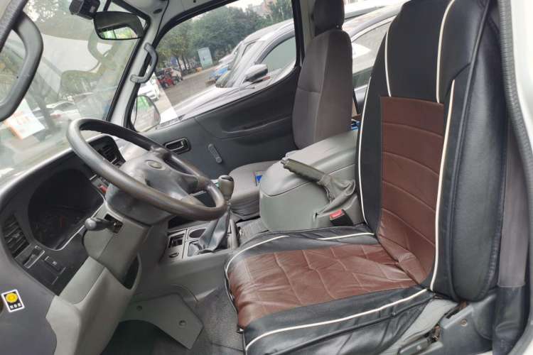 Used Jinbei Hiace 2014 2.0L 5th Generation Kuaiyunwang Business Version 4G20B Left Front Seat