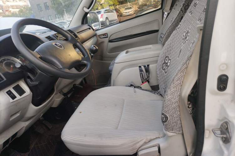 Used Jinbei Hiace 2014 2.0L Comfort Version V19 Left Front Seat