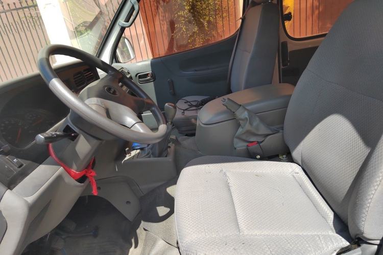 Used Jinbei Hiace 2014 2.0L 5th Generation Kuaiyunwang Business Version 4G19 Left Front Seat
