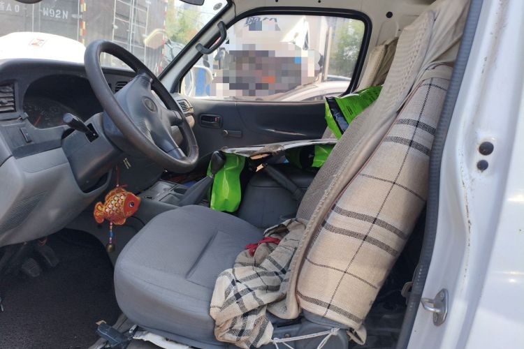 Used Jinbei Hiace 2014 2.0L 5th Generation Kuaiyunwang Business Version 4G19 Left Front Seat