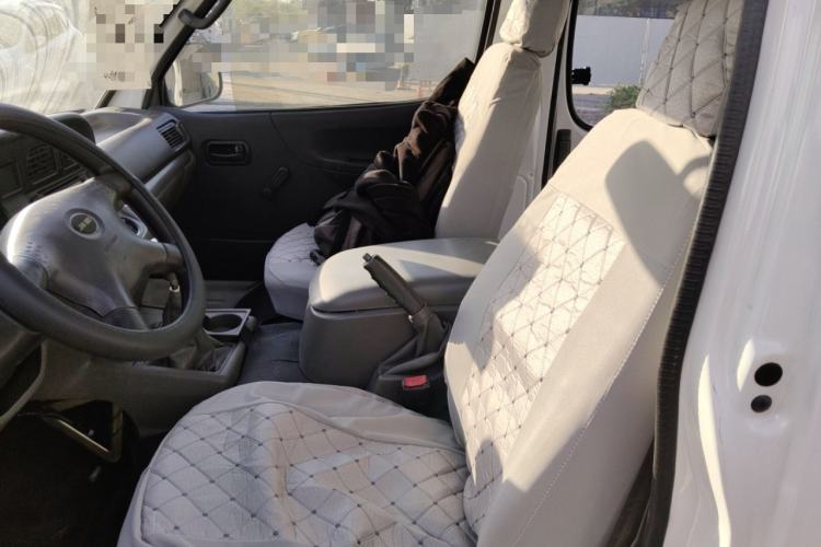 Used Jinbei Hiace 2014 2.0L 5th Generation Kuaiyunwang Business Version 4G21B Left Front Seat