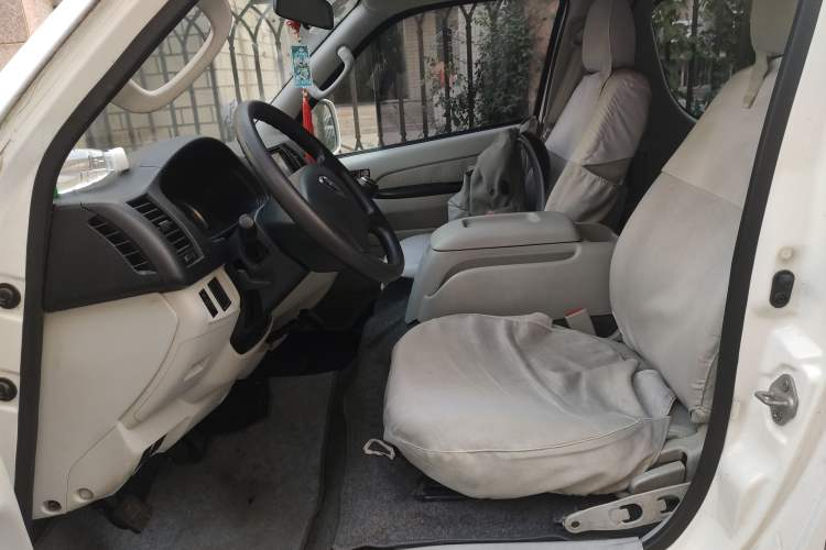 Used Jinbei Hiace 2014 2.2L Luxury Version V22 Left Front Seat