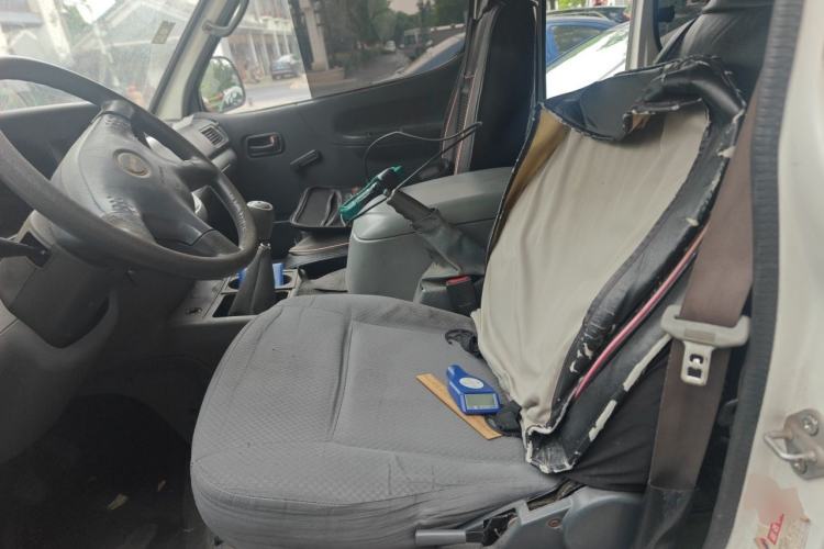 Used Jinbei Hiace 2014 2.0L Fifth-Generation Xiangyun Comfort Type 1 4G20C Left Front Seat
