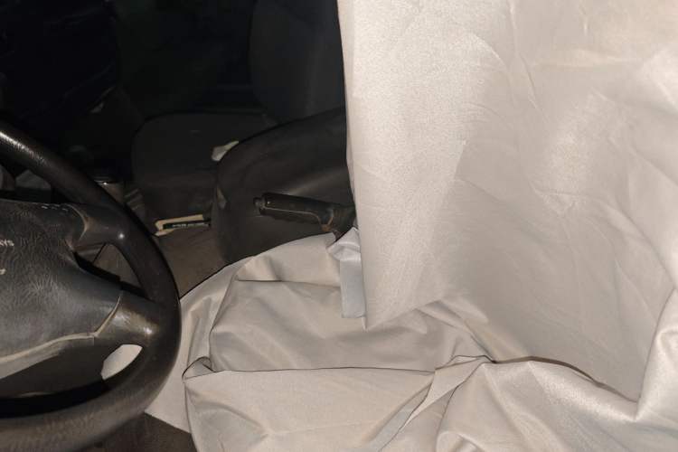 Used Jinbei Hiace 2014 2.0L 5th Generation Kuaiyunwang Business Version 4G19 Left Rear Seat