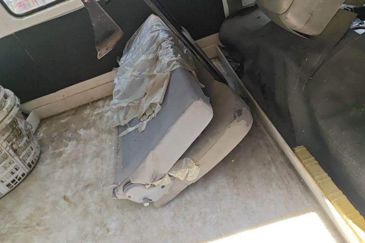 Used Jinbei Hiace 2014 2.0L 5th Generation Kuaiyunwang Business Version 4G19 Left Rear Seat