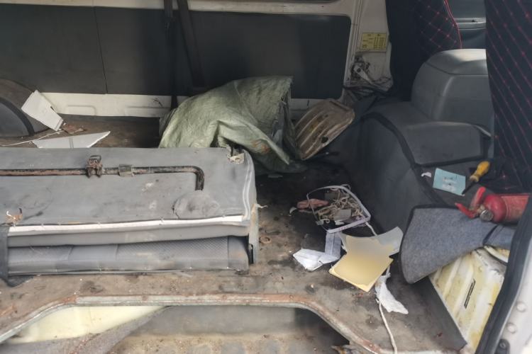 Used Jinbei Hiace 2014 2.0L 5th Generation Kuaiyunwang Business Version 4G19 Left Rear Seat