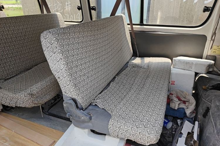 Used Jinbei Hiace 2014 2.0L 5th Generation Kuaiyunwang Business Version 4G19 Left Rear Seat