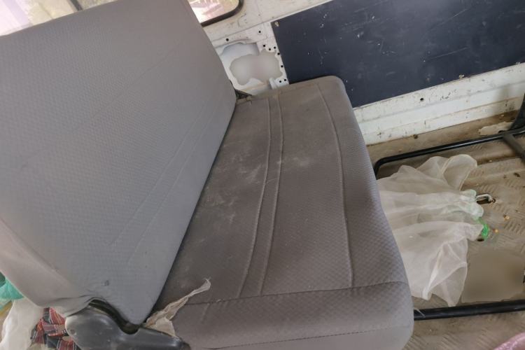 Used Jinbei Hiace 2014 2.0L 5th Generation Kuaiyunwang Business Version 4G19 Left Rear Seat