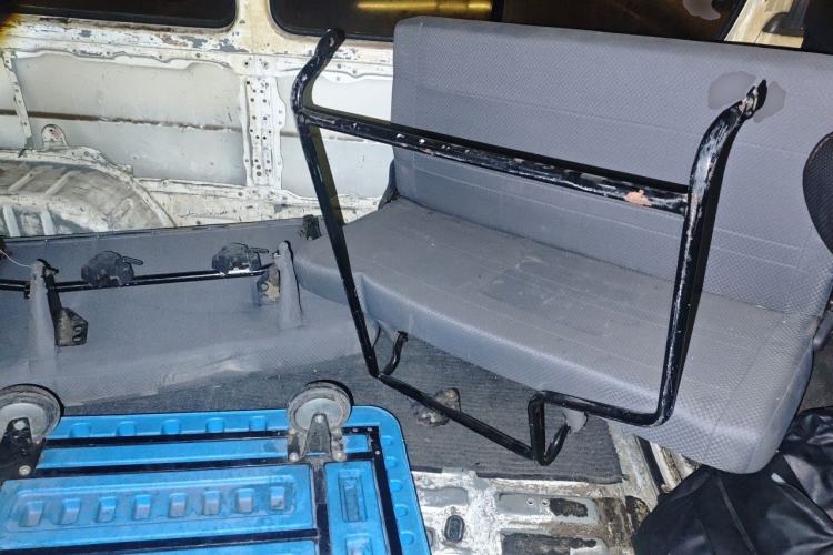 Used Jinbei Hiace 2014 2.0L Fifth-Generation Xiangyun Comfort Type 1 4G20C Left Rear Seat