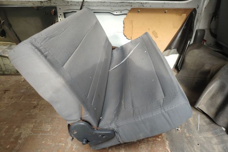 Used Jinbei Hiace 2014 2.0L Fifth-Generation Xiangyun Comfort Type 1 4G20C Left Rear Seat