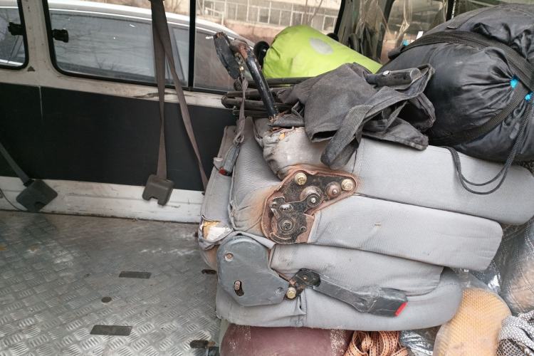 Used Jinbei Hiace 2014 2.0L Fifth-Generation Xiangyun Comfort Type 1 4G21C Left Rear Seat