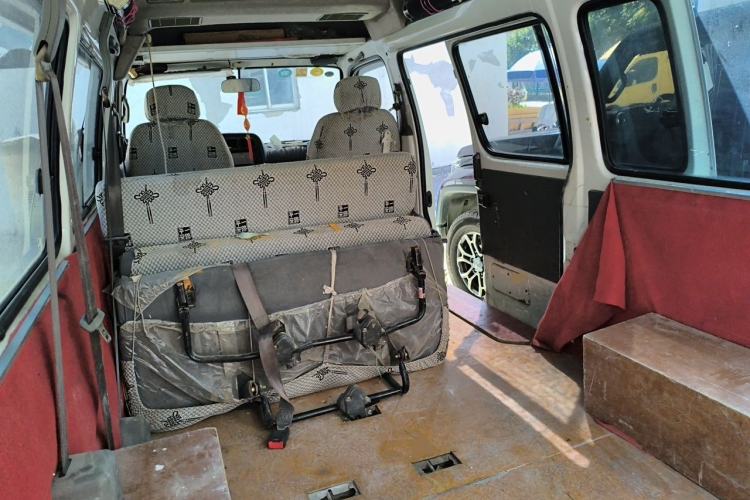 Used Jinbei Hiace 2014 2.0L Fifth-Generation Xiangyun Comfort Type 1 4G20C Left Rear Seat