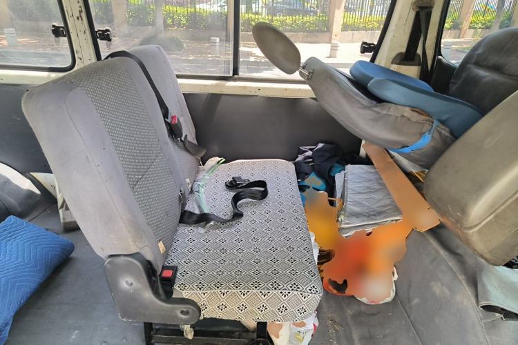 Used Jinbei Hiace 2014 2.0L Fifth-Generation Xiangyun Comfort Type 1 4G21C Left Rear Seat