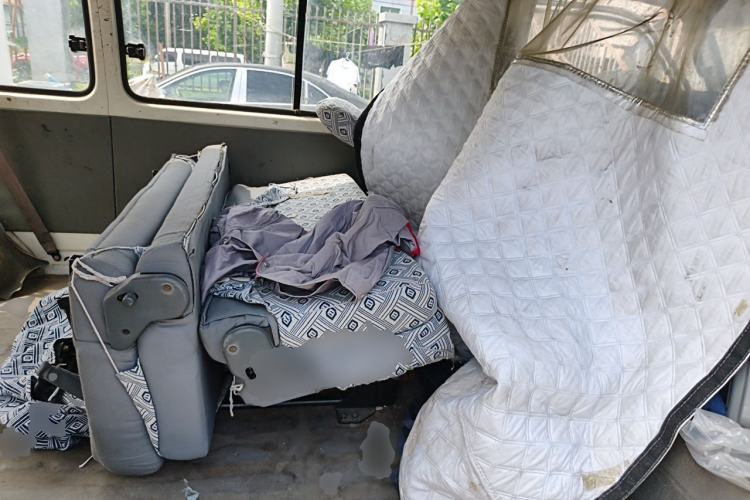 Used Jinbei Hiace 2014 2.0L Fifth-Generation Xiangyun Comfort Type 1 4G20C Left Rear Seat