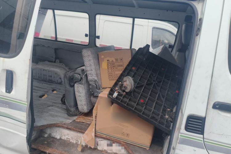 Used Jinbei Hiace 2014 2.0L Fifth-Generation Xiangyun Comfort Type 1 4G20C Left Rear Seat