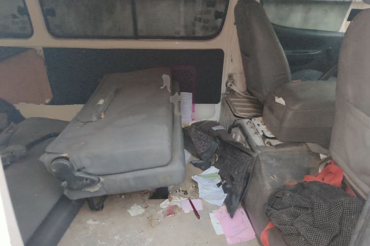 Used Jinbei Hiace 2014 2.0L 5th Generation Kuaiyunwang Business Version 4G20B Left Rear Seat