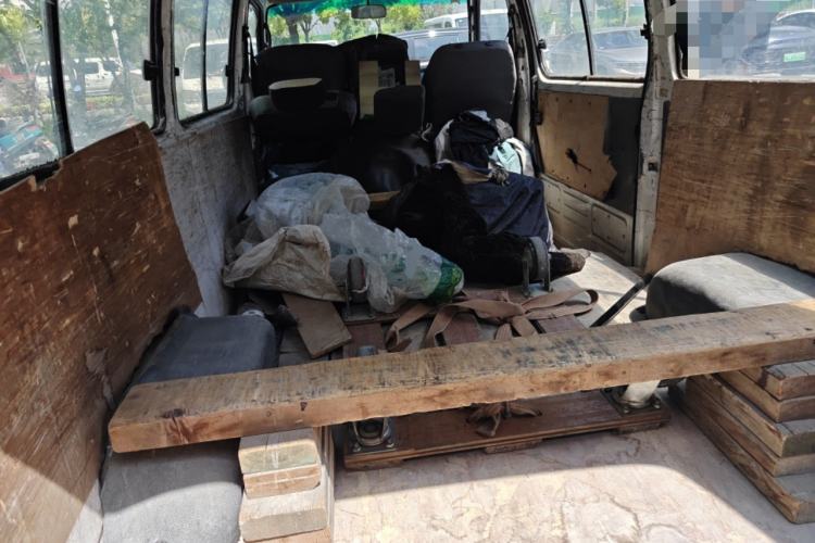 Used Jinbei Hiace 2014 2.0L Fifth-Generation Xiangyun Comfort Type 1 4G20C Left Rear Seat