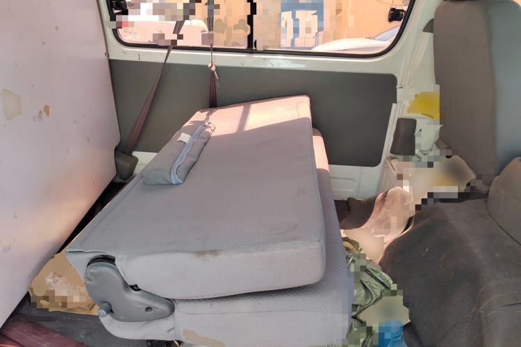 Used Jinbei Hiace 2014 2.0L 5th Generation Kuaiyunwang Business Version 4G19 Left Rear Seat