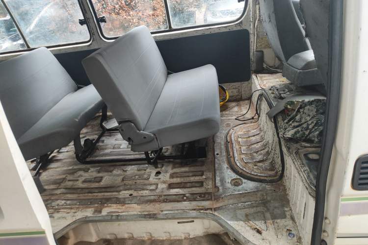 Used Jinbei Hiace 2014 2.0L 5th Generation Kuaiyunwang Business Version 4G19 Left Rear Seat